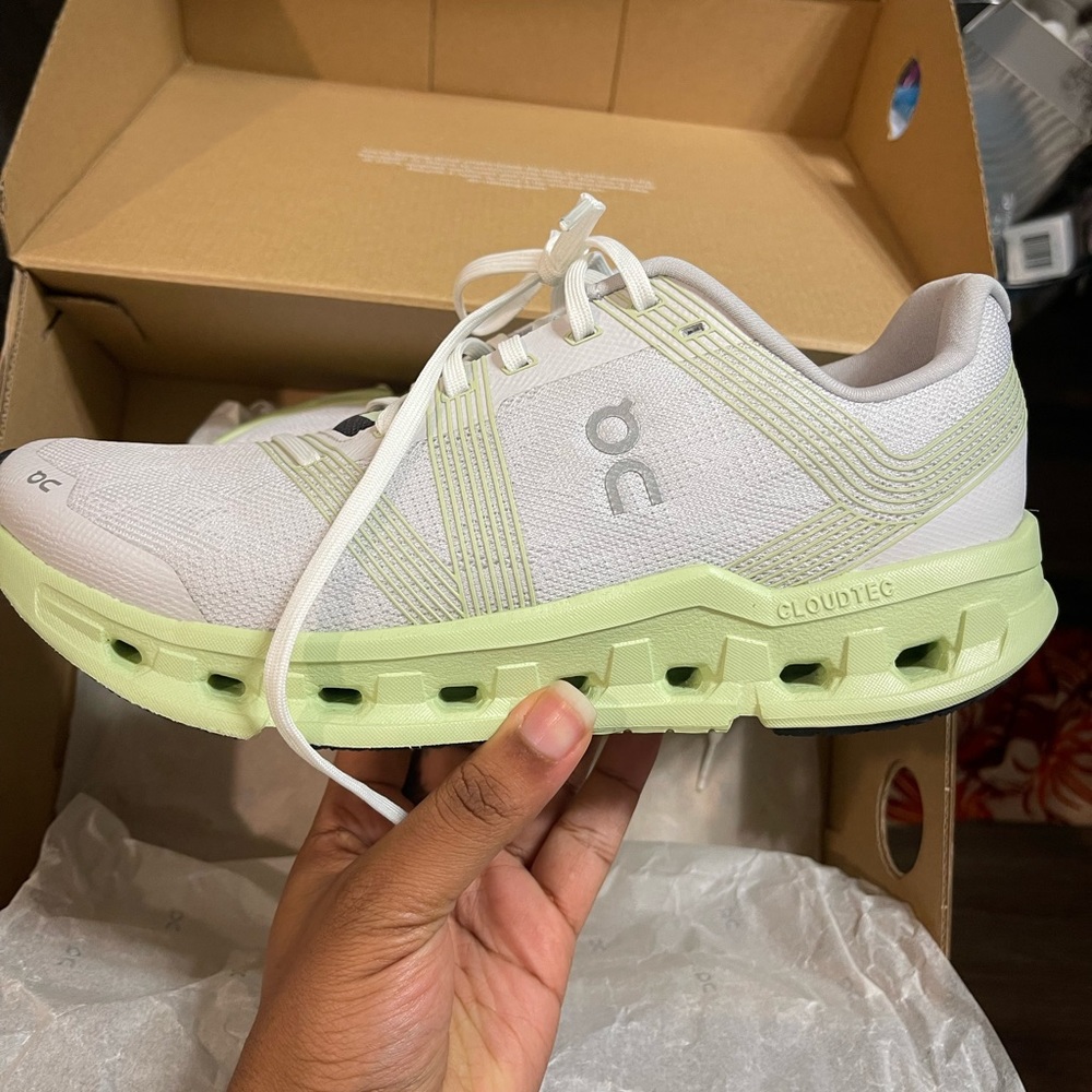 On Cloud GO Women’s Running Shoes